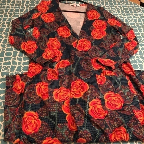 LULAROE Roses Sarah Cardigan Small - Picture 3 of 5